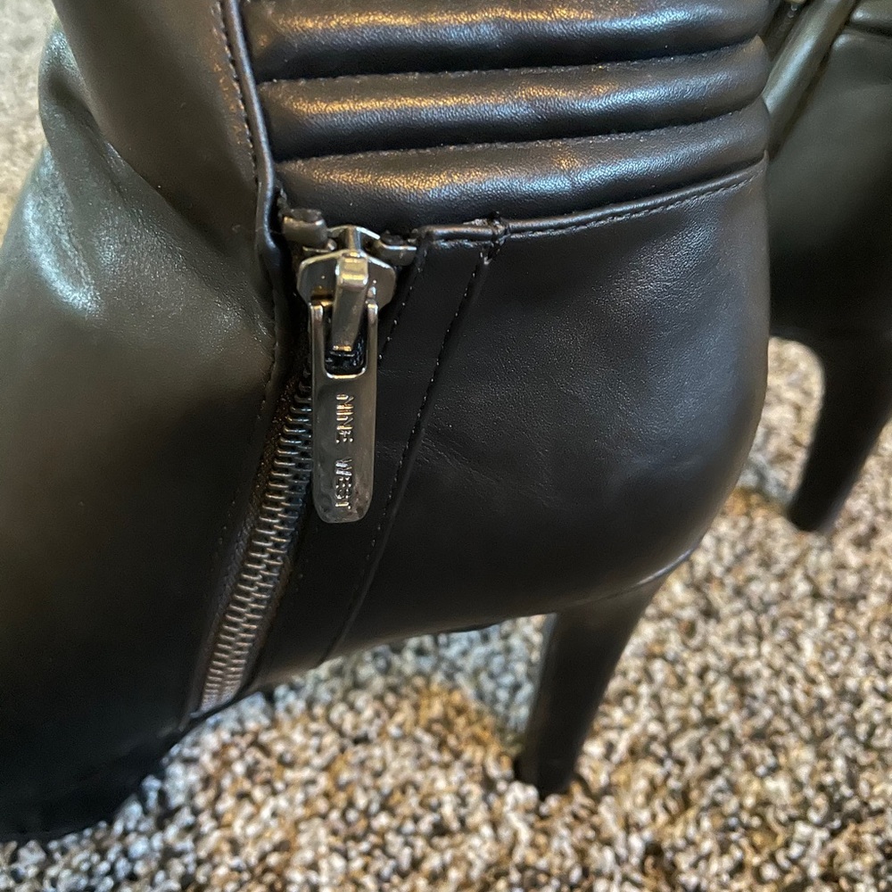 Heeled boots